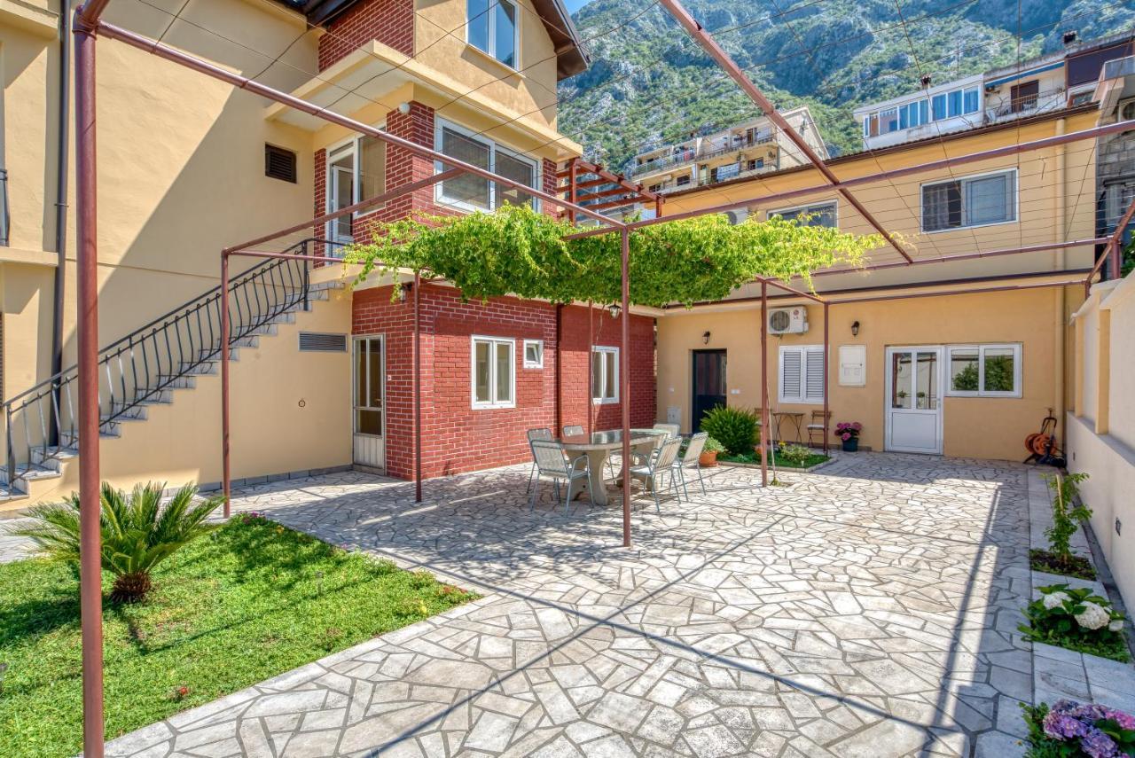 Boka Bay Paradise Apartments - Oasis Of Piece Котор Екстериор снимка